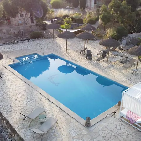 Es Velar Lodge *