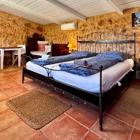 Lodge Es Velar